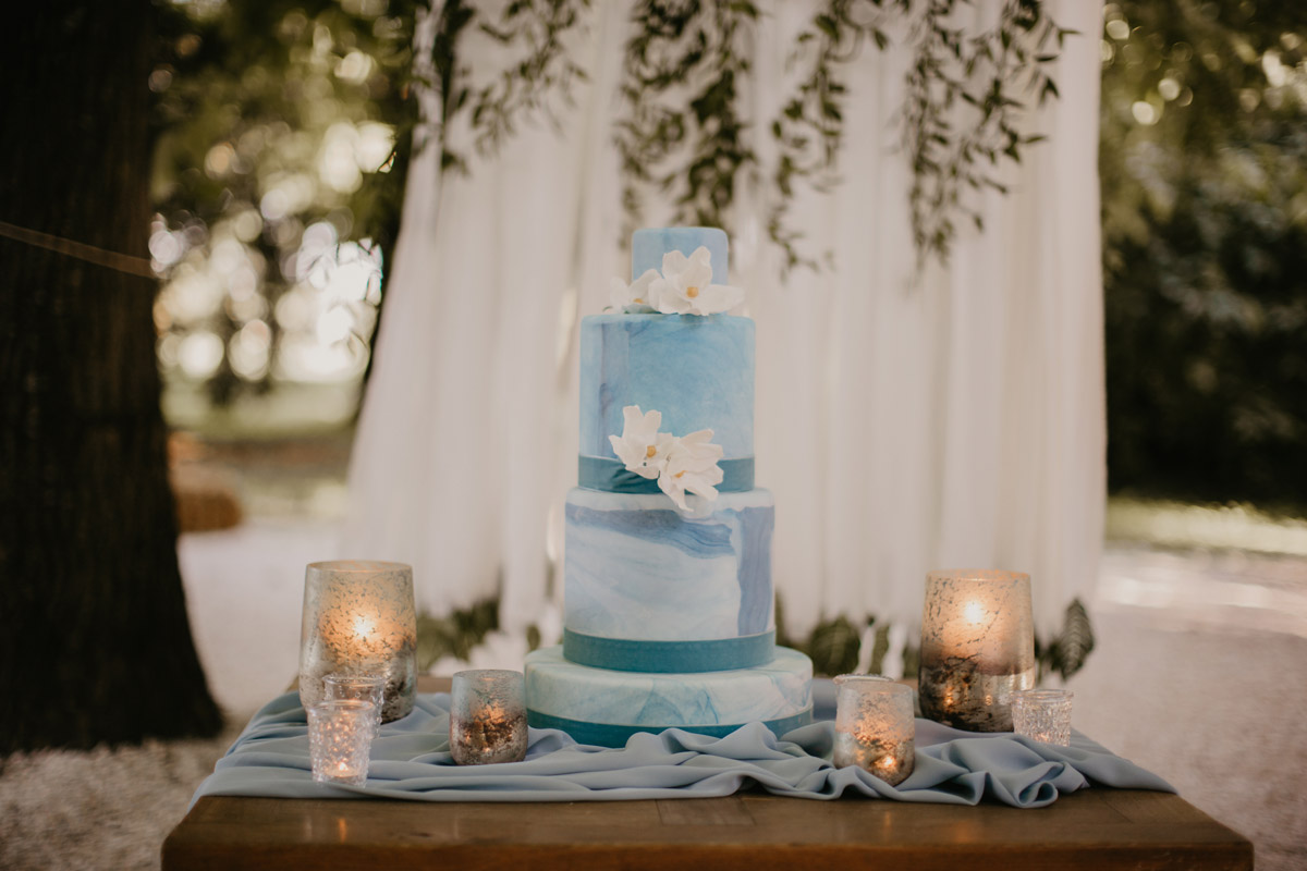 romantic blue wedding cake inspiration